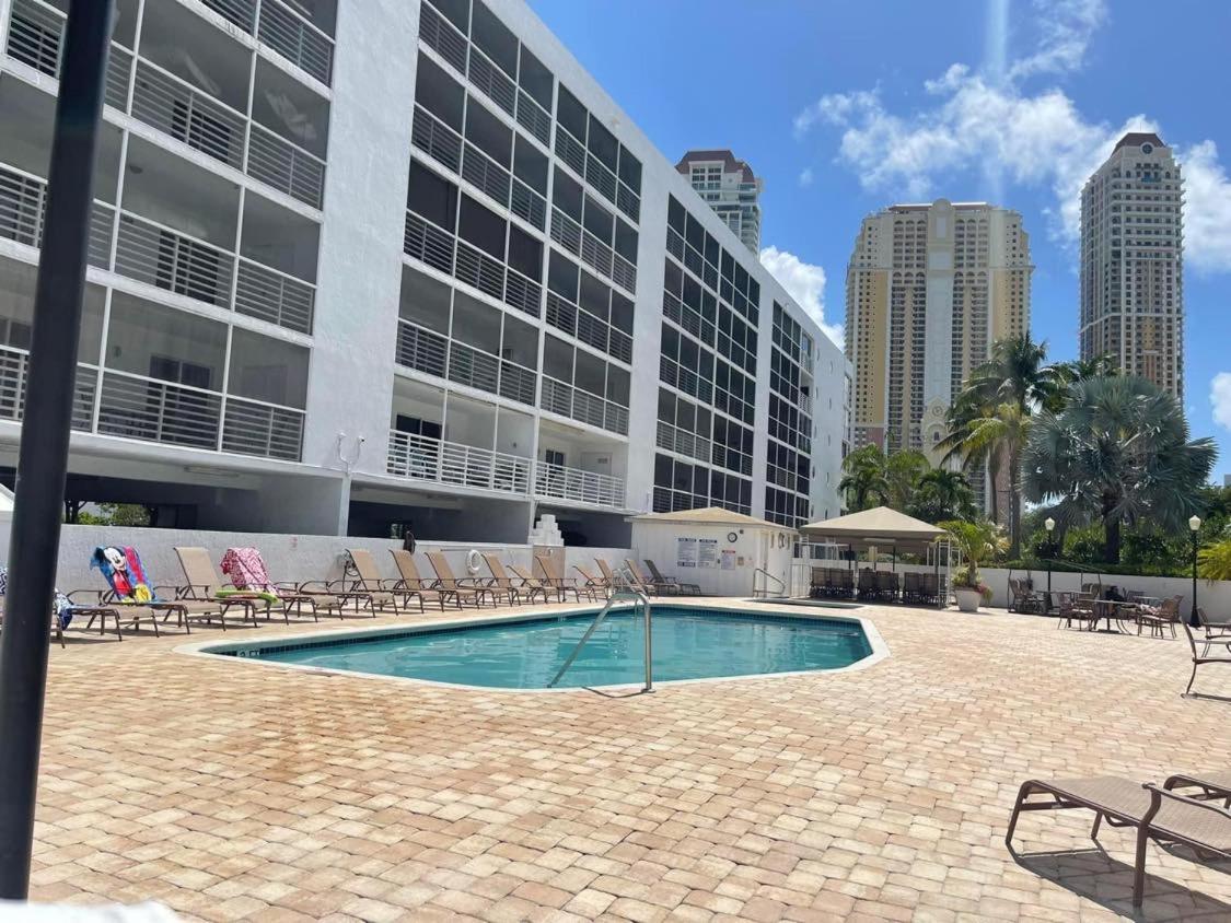 Le Frontenac Villa Sunny Isles Beach Ngoại thất bức ảnh